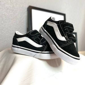 Vans- Toddler Size 6 Old Skool Style